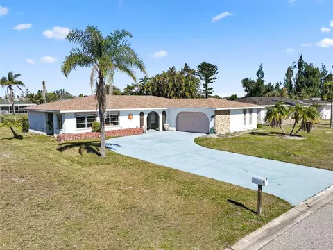 46 Annapolis Ln, Rotonda West, FL 33947