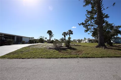 2100 Kings Hwy #273, Port Charlotte, FL 33980