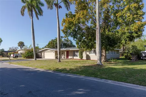 6205 Saint Andrews Cir N, Fort Myers, FL 33919