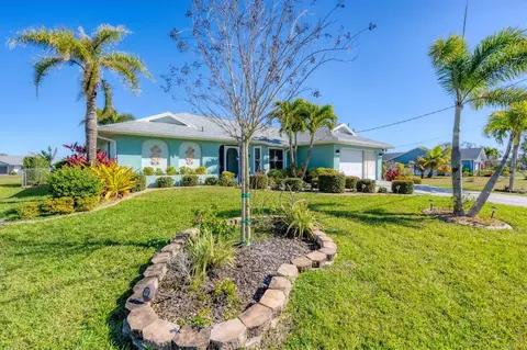 110 Mark Twain Ln, Rotonda West, FL 33947