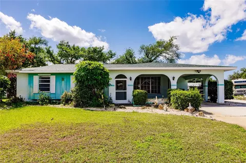 855 Dolphin Ave NW, Port Charlotte, FL 33948