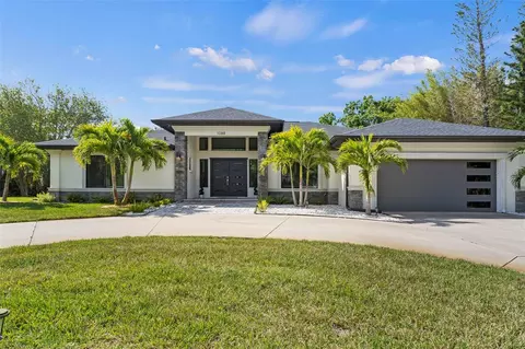1088 Laurel Woods Dr, Nokomis, FL 34275