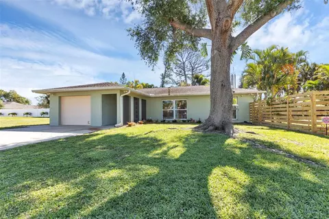 4725 Neptune Rd, Venice, FL 34293