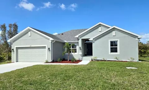 9243 Koma St, Port Charlotte, FL 33981