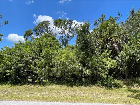 468 Kellstadt St NW, Port Charlotte, FL 33952