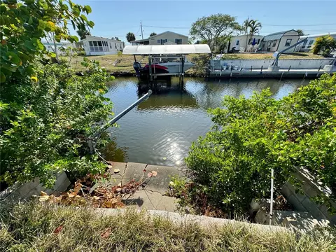 1364 Seagull Dr, Englewood, FL 34224