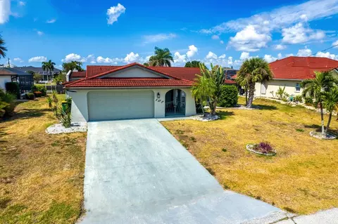 107 Peckham St SW, Port Charlotte, FL 33952
