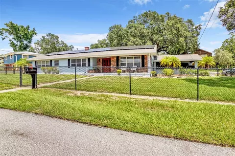 8 Heights Ave, Frostproof, FL 33843