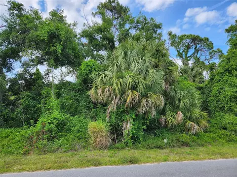 561 Lomond Dr, Port Charlotte, FL 33953