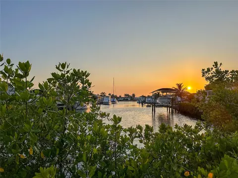 701 Del Ray Pl, Punta Gorda, FL 33950
