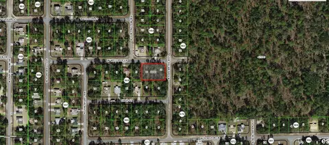 818 W Wycliffe Ln, Citrus Springs, FL 34434