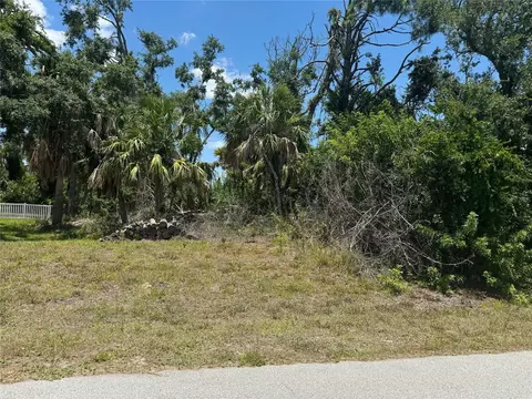160 Kings Dr, Rotonda West, FL 33947