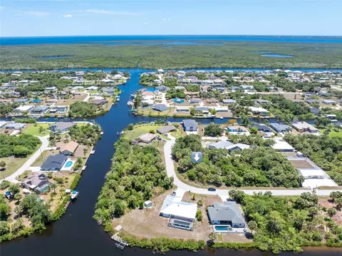 18625 Van Nuys Cir, Port Charlotte, FL 33948