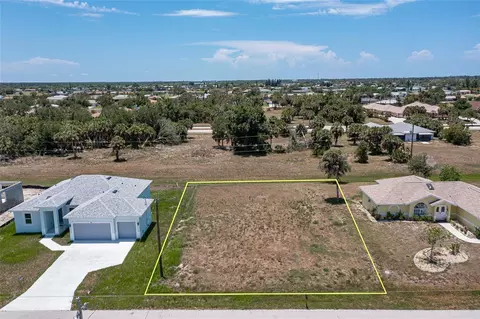 73 Mark Twain Ln, Rotonda West, FL 33947