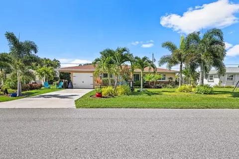 910 Gillespie St, Englewood, FL 34223