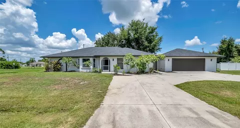 6136 Bond St, Englewood, FL 34224
