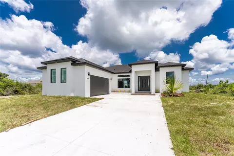9526 Rosebud Cir, Port Charlotte, FL 33981