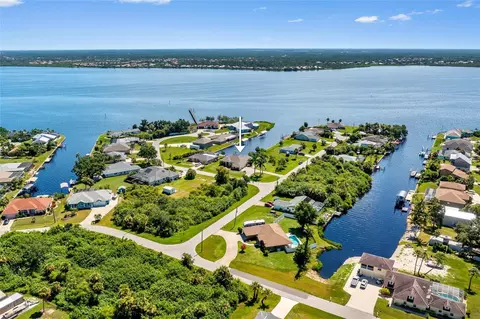 3186 Paar Cir, Port Charlotte, FL 33981