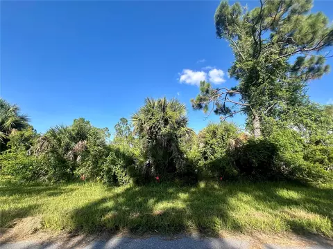 2136 Lingayen St, Port Charlotte, FL 33953