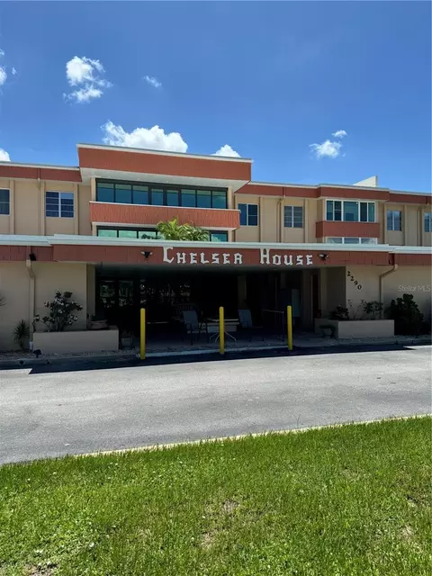 2290 Aaron St #310, Port Charlotte, FL 33952