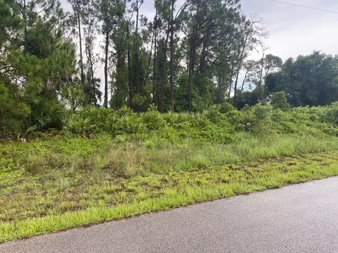 Dalewood Circle, North Port, FL 34288