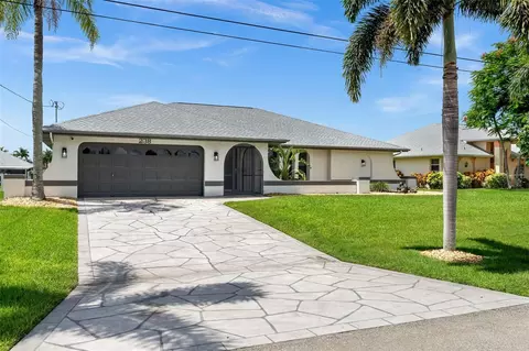 238 SW 37th Ter, Cape Coral, FL 33914