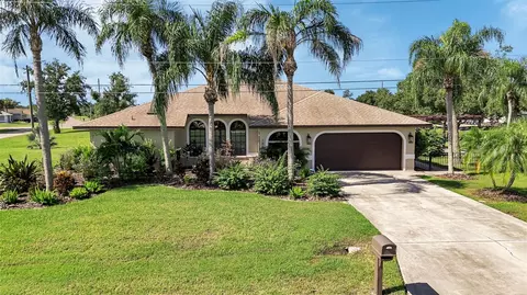 389 Fortaleza St, Punta Gorda, FL 33983