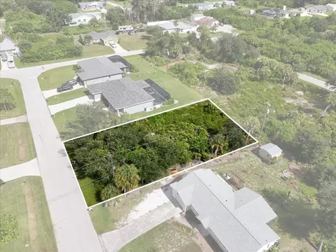 10479 Huntington Ave, Englewood, FL 34224