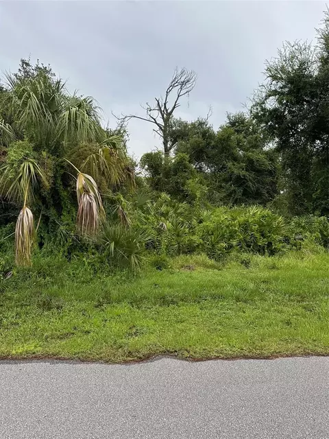1050 Longley Dr, Port Charlotte, FL 33953