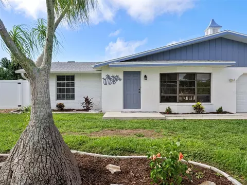 18689 Klingler Cir, Port Charlotte, FL 33948