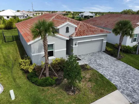475 Daylily Blvd, Nokomis, FL 34275