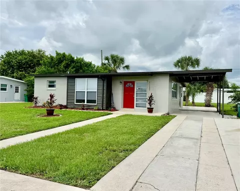 21282 Gladis Ave, Port Charlotte, FL 33952