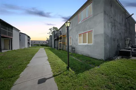 22291 Westchester Blvd #204, Port Charlotte, FL 33952