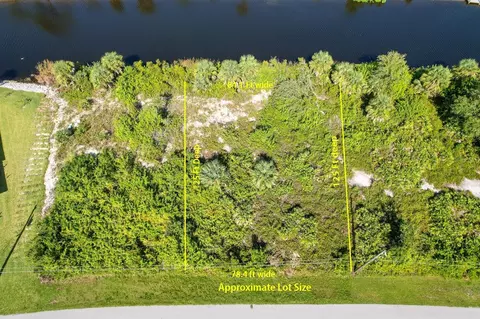 9498 Bluegill Cir, Port Charlotte, FL 33981