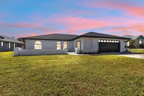 3915 Barbary Ln, North Port, FL 34287