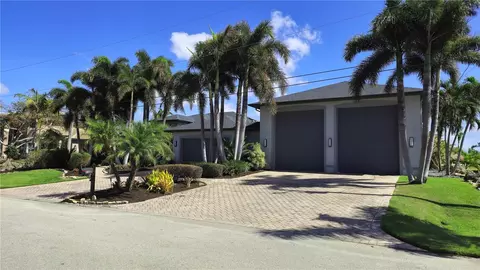3825 SW 17th Pl, Cape Coral, FL 33914