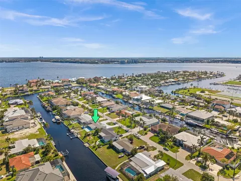1117 Lincoln Ct, Cape Coral, FL 33904