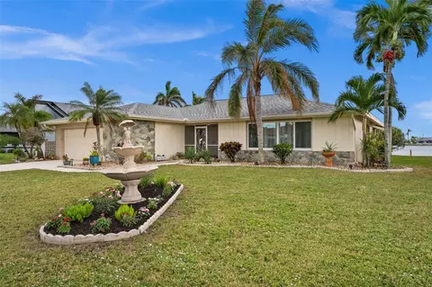 418 SW 49th Ln, Cape Coral, FL 33914