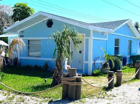 4504 Oakley St, Punta Gorda, FL 33955