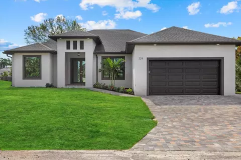 229 Avenida De La Isla, Nokomis, FL 34275