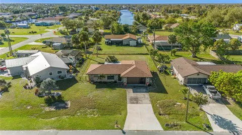 18511 Lake Worth Blvd, Port Charlotte, FL 33948