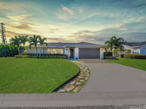 5533 Amoroso Dr, Fort Myers, FL 33919