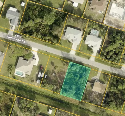 Colonade Lane, North Port, FL 34286