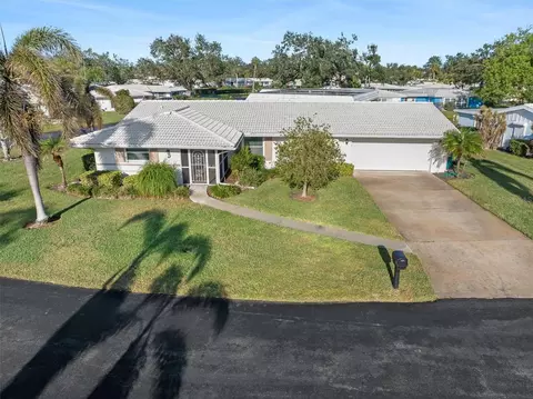 8 Oakwood Dr N #8, Englewood, FL 34223
