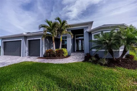 180 W Pine Valley Ln, Rotonda West, FL 33947