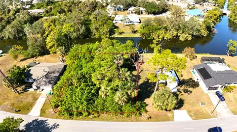 2259 Lakeshore Cir, Port Charlotte, FL 33952