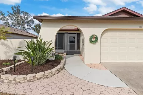 616 Cherrywood Dr, Englewood, FL 34223
