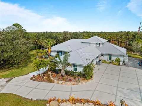700 N River Rd, Venice, FL 34293