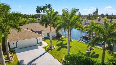 1019 SE 23rd Ave, Cape Coral, FL 33990