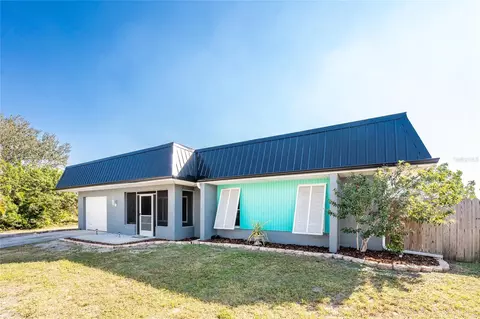 121 Cambridge Dr NW, Port Charlotte, FL 33952
